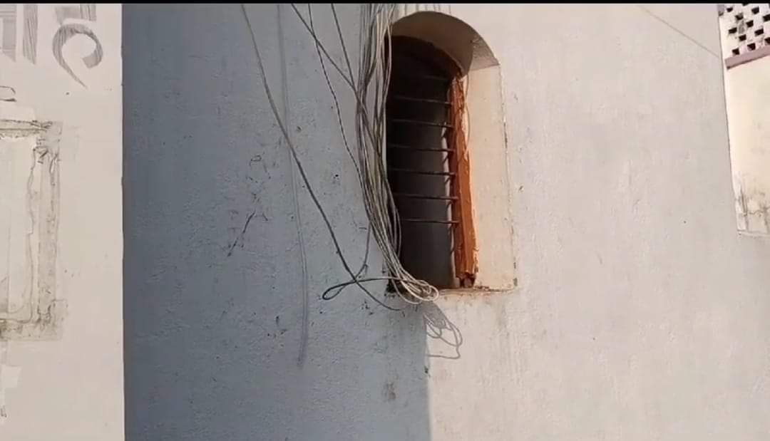 मंदिर में चोरी