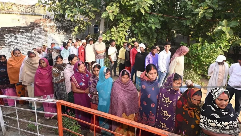 महिलाओं ने इस बार पुरुषों से अधिक मतदान किया