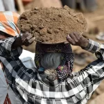 मनरेगा: नाम बदला, नियत बदली और मज़दूरों की ज़िन्दगी भी