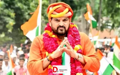 711XoUygV1umL1bisvGJ