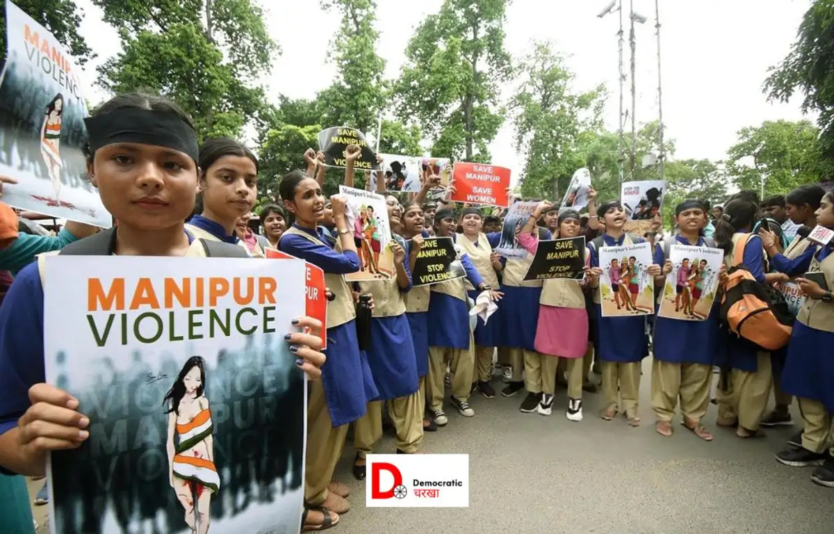 मणिपुर हिंसा के ख़िलाफ़ पटना में छात्राओं का प्रदर्शन 