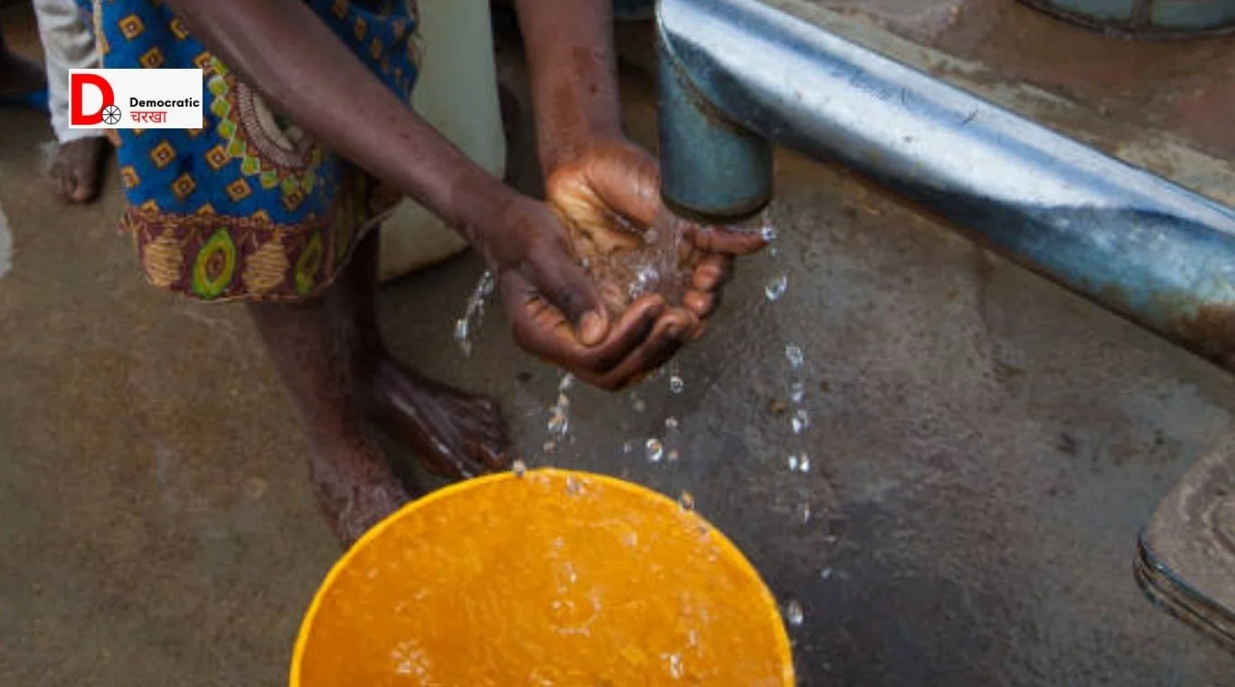 सरकारी स्कूलों में दूषित पानी