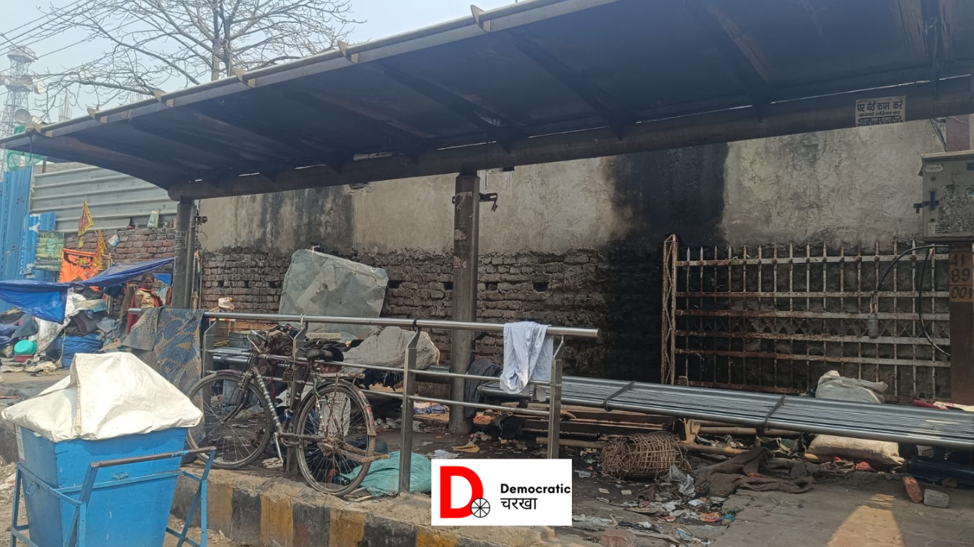 जीपीओ स्थित स्मार्ट बस स्टॉप