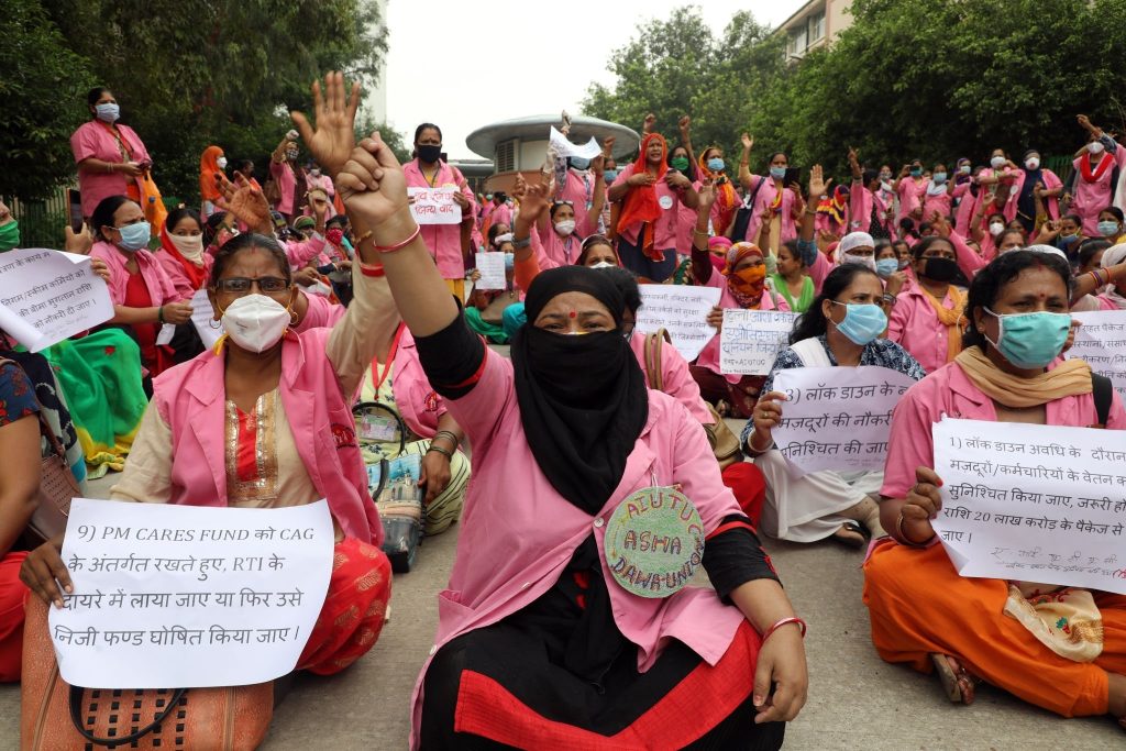 आशा कार्यकर्ता - आंदोलन पर बैठी 