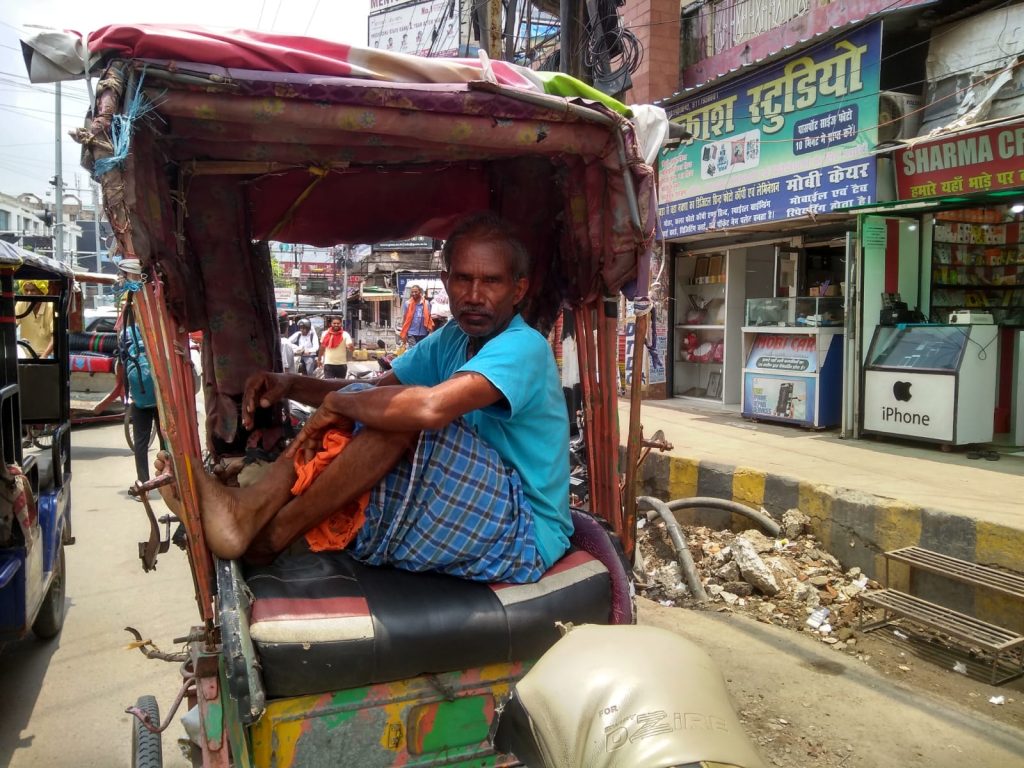 बेसहारा बुज़ुर्ग